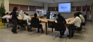 Colaboradores del hospital materno partición en charla sobre riesgos laborales