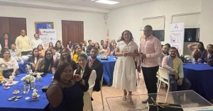 Conferencista orienta sobre importancia del cuidado en Pacientes Obstétricas con problemas cardiovasculares