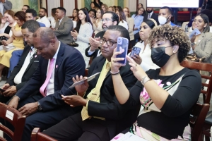 Primera dama y SNS presentan programa de prueba auditiva para recién nacidos