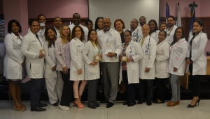 Hospital Materno Dr. Reynaldo Almánzar agasaja médicos en su día, director los invita a seguir formándose