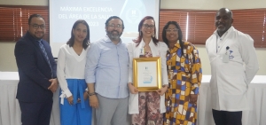 Colaboradores del HMRA son reconocidos durante la  celebración de su 11mo aniversario