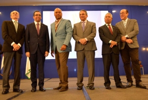 Galardonan al Hospital Materno Reynaldo Almánzar con medalla de Oro a la Calidad 2018