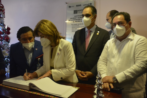 Hospital Materno Dr. Reynaldo Almánzar recibe visita de la vicepresidenta Raquel Peña y el gabinete de salud