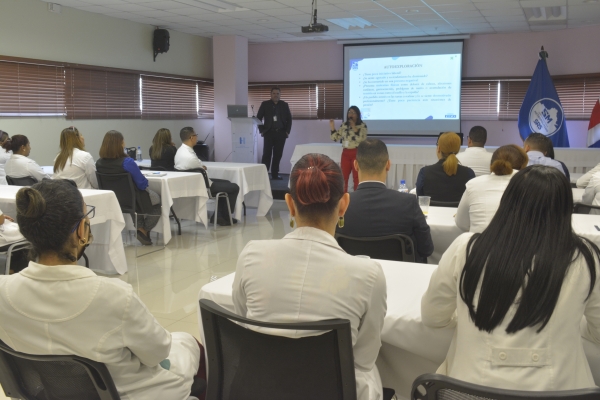 Colaboradores del Hospital Materno  Dr. Reynaldo Almánzar reciben taller sobre Síndrome de Burnout