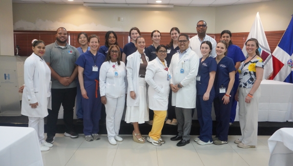 Hospital Materno Dr. Reynaldo Almánzar recibe delegación académica de la Universidad de Pensilvania