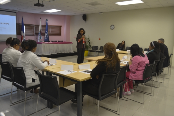 Hospital Materno Dr. Reynaldo Almánzar junto al INFOTEP imparte charla sobre trabajo en equipo