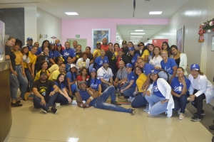 Hospital Materno Dr Reynaldo Almánzar recibe vista de dos Beisbolistas de grandes ligas