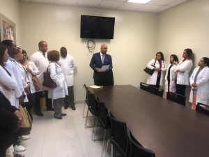 Tras acuerdo, Hospital Materno Dr. Reynaldo Almánzar contratará personal que brinda servicio prestado