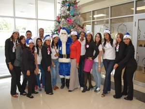 FARMACONAL encabeza aguinaldo navideño en Hospital Reynaldo Almánzar